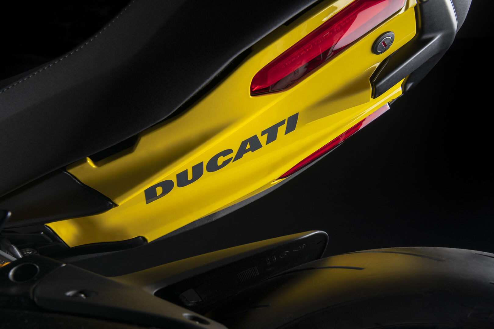 Siêu mô tô 2022 Ducati Diavel 1260 S-4