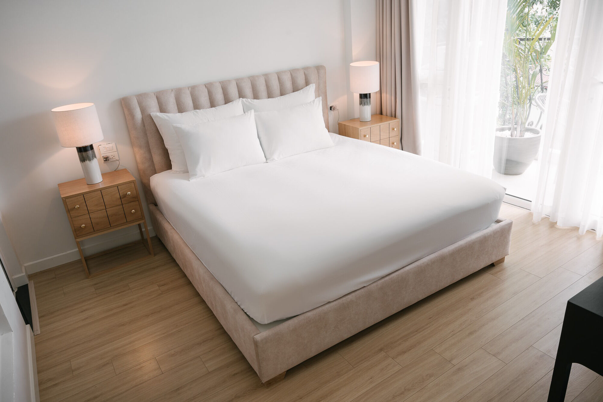 6 tips để trải giường ở nhà sang xịn mịn như giường khách sạn từ cô nàng có 4 năm kinh nghiệm trong ngành - Ảnh 12.