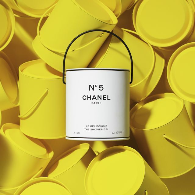 Chanel kỷ niệm 100 năm dòng nước hoa No.5 kinh điển bằng BST Factory 5-4