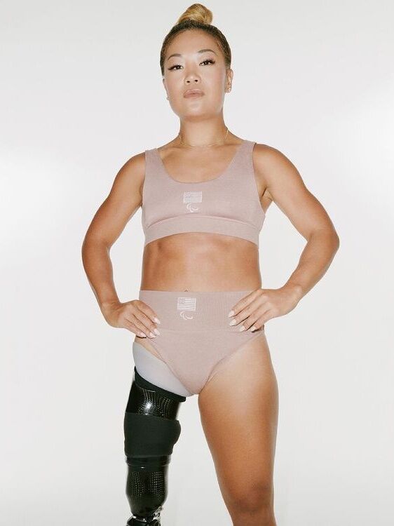 Kim Kardashian thiết kế trang phục nội y cho đội tuyển Olympic Mỹ-4