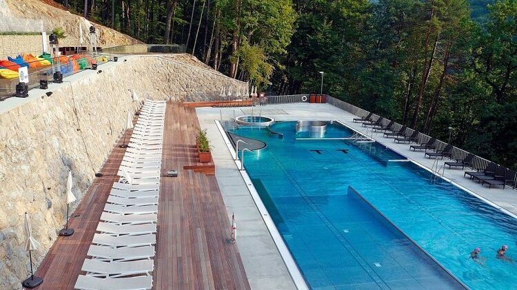 7 bể bơi ngoài trời ngoạn mục nhất thế giới