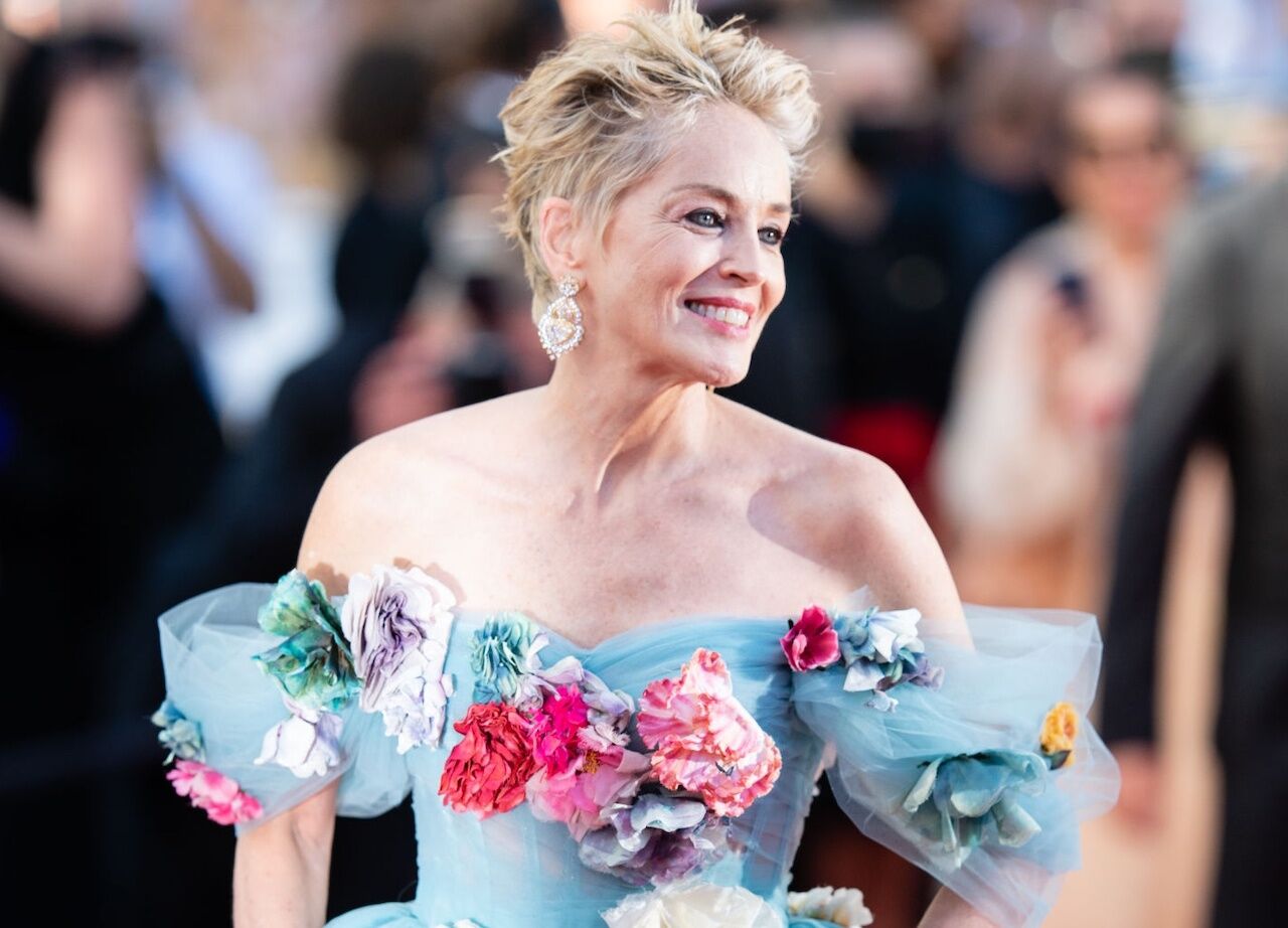 Sharon Stone mang cả “vườn hoa” lên thảm đỏ Cannes-4