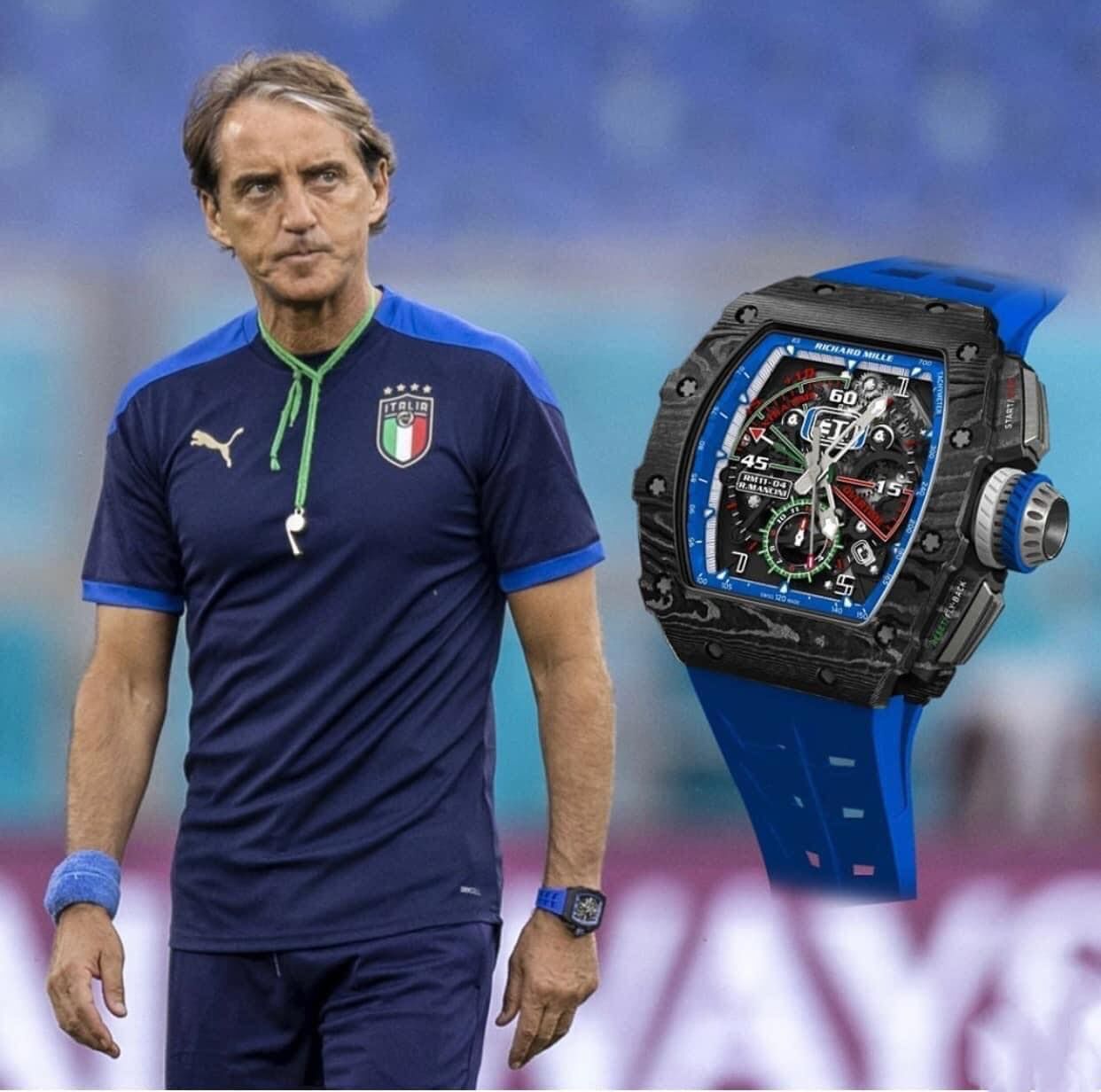 Bóc giá chiếc đồng hồ mang tên HLV trưởng tuyển Italia Roberto Mancini-2