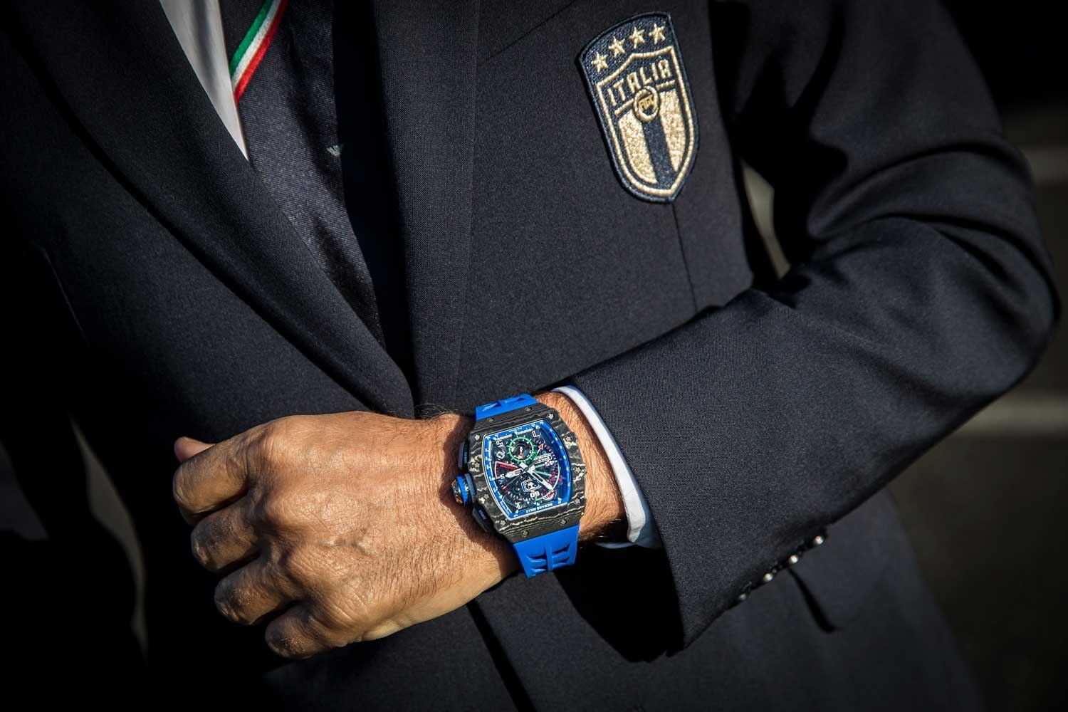 Bóc giá chiếc đồng hồ mang tên HLV trưởng tuyển Italia Roberto Mancini-5