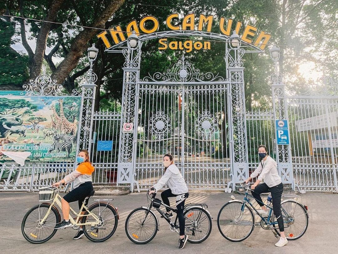 Trending Sài Gòn mùa dịch: Đeo khẩu trang, đạp xe, nâng cao sức khỏe - 1