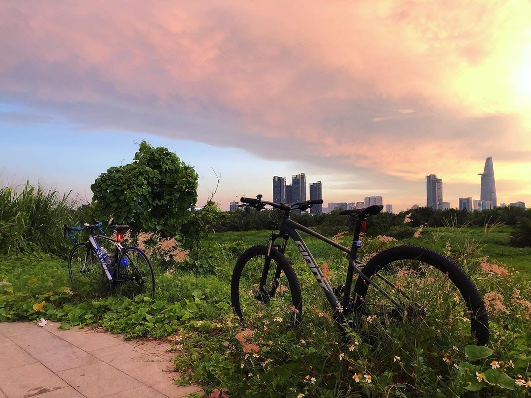 Trending Sài Gòn mùa dịch: Đeo khẩu trang, đạp xe, nâng cao sức khỏe - 3