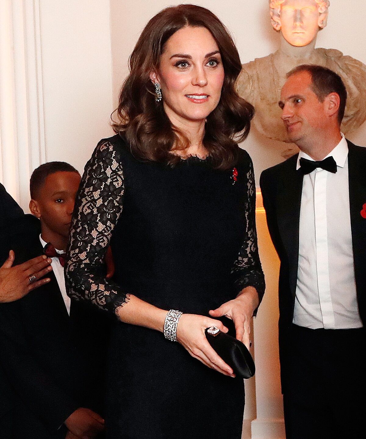 Những món trang sức hoàng gia đắt giá của công nương Kate Middleton-6