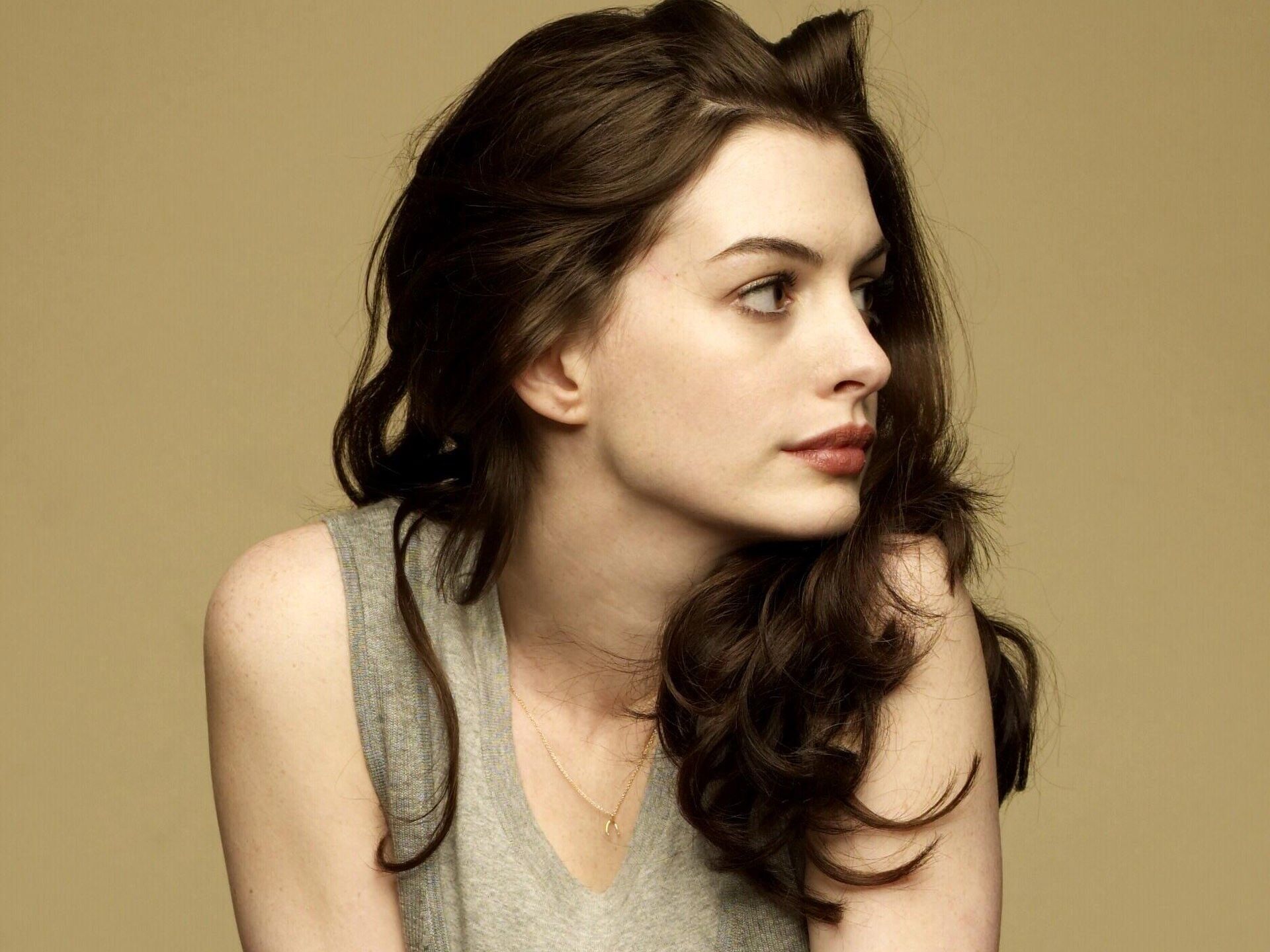 Những kiểu tóc làm nên thương hiệu Anne Hathaway-4