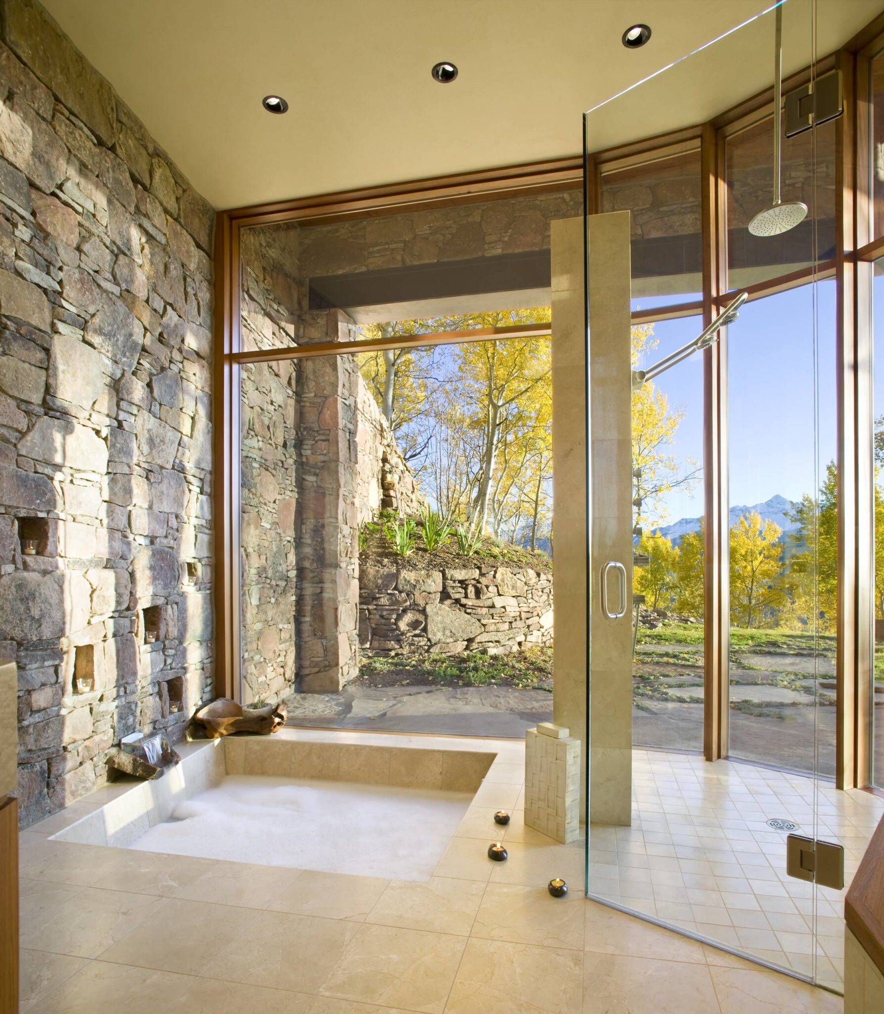 Thiết kế nội thất đẹp lạ cùng bồn tắm chìm, biến phòng tắm thành spa sang chảnh-2