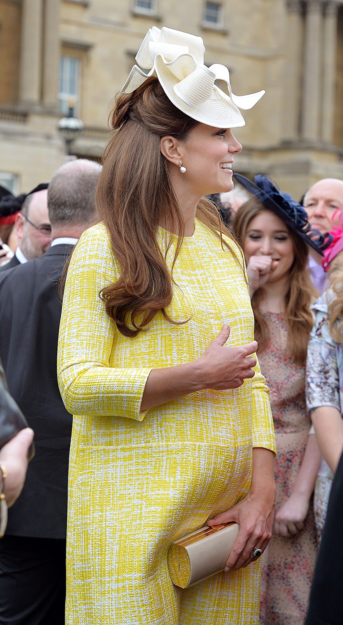 Không thích khoe của nhưng Kate Middleton có 11 bộ váy áo đắt sang chấn, bộ cuối giá bằng... căn chung cư - Ảnh 3.