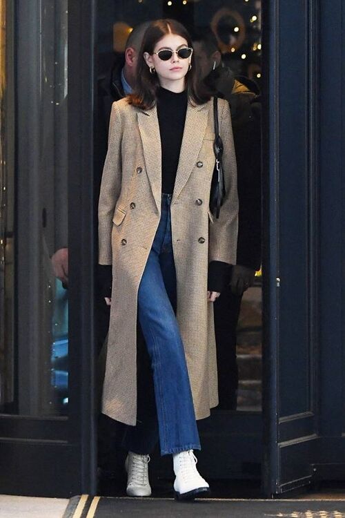 Bí quyết phối áo khoác đẹp như con gái siêu mẫu Cindy Crawford