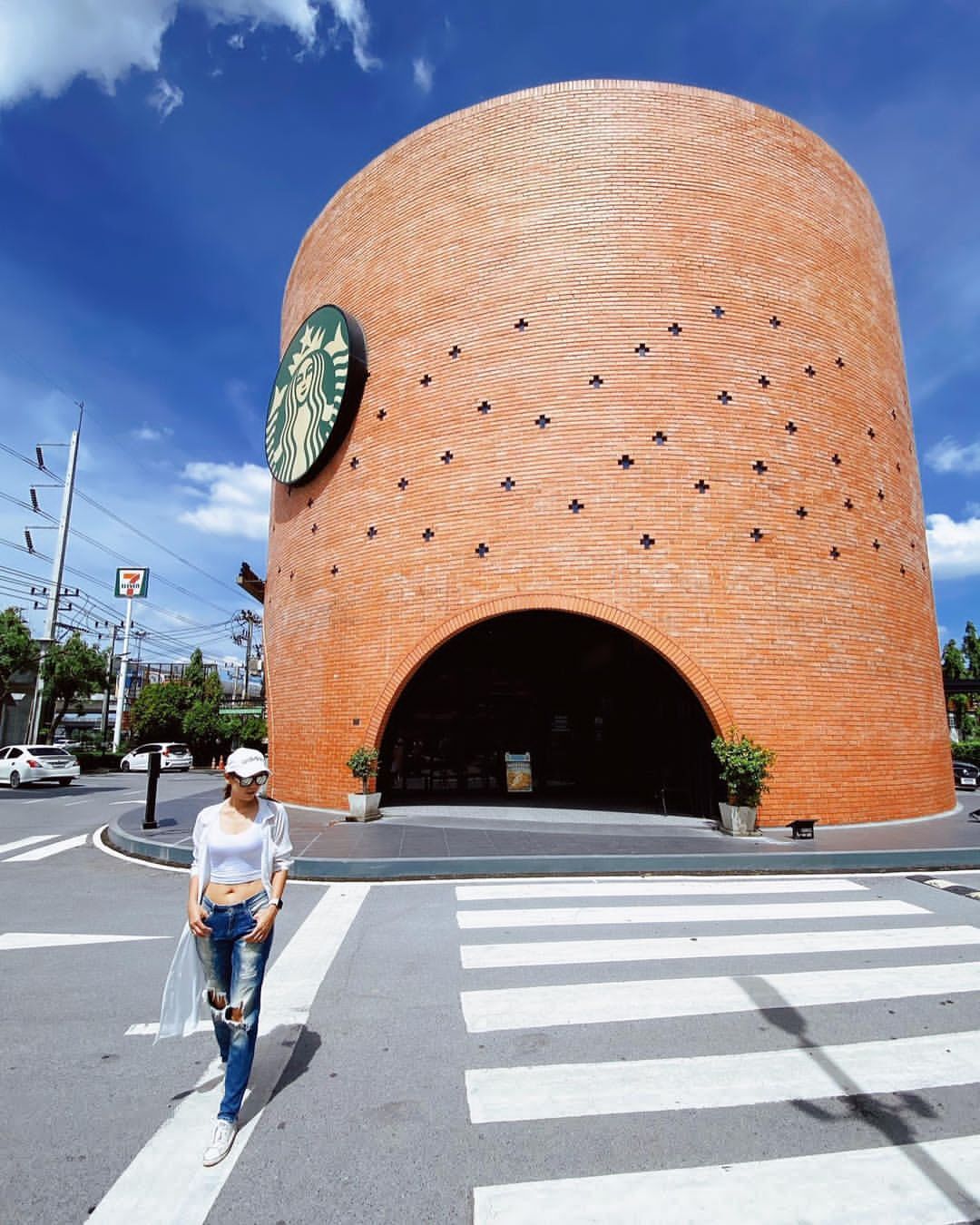 6 cửa hàng cà phê Starbucks đẹp nhất châu Á - 13