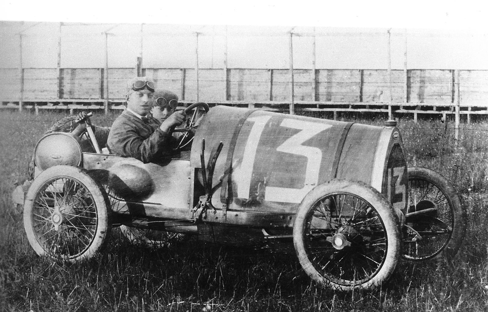 Bugatti kỷ niệm 100 năm chiến thắng của Type 13 Brescia-3