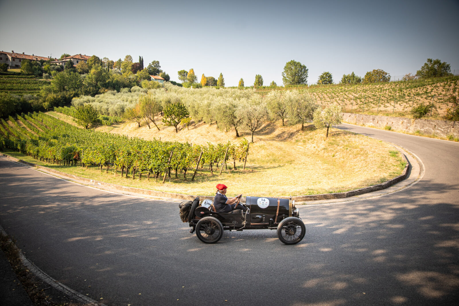 Bugatti kỷ niệm 100 năm chiến thắng của Type 13 Brescia-2