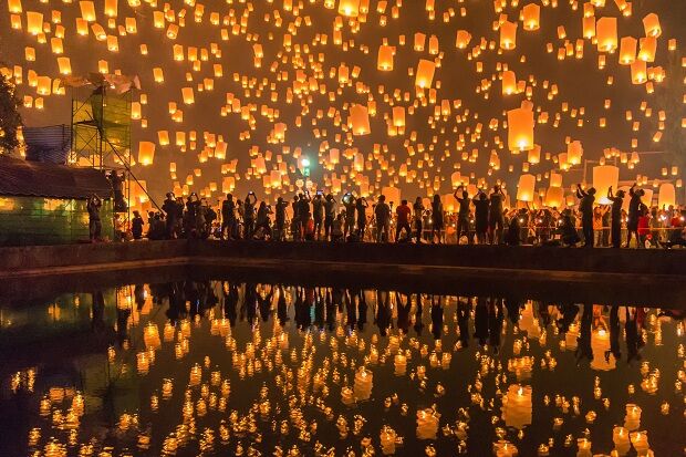 Rực rỡ lễ hội thả đèn trời Yi Peng - Điểm nhấn của du lịch Chiang Mai tháng 11
