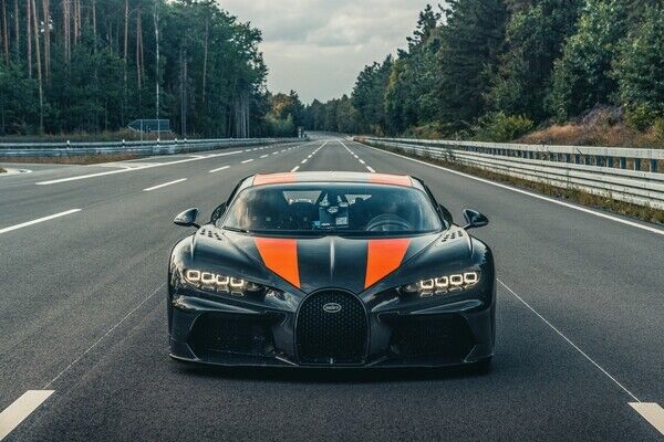Cận cảnh siêu xe Bugatti Chiron Super Sport 300+ trị giá 120 tỷ-4