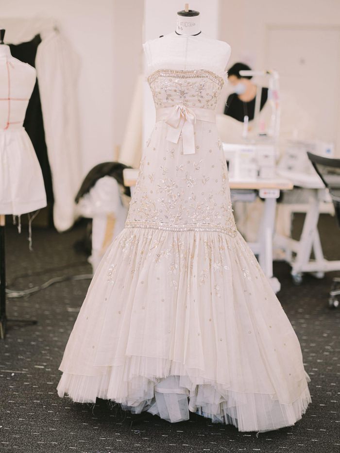 Chanel tốn hơn 1000 giờ hoàn thiện váy cho Kristen Stewart-2