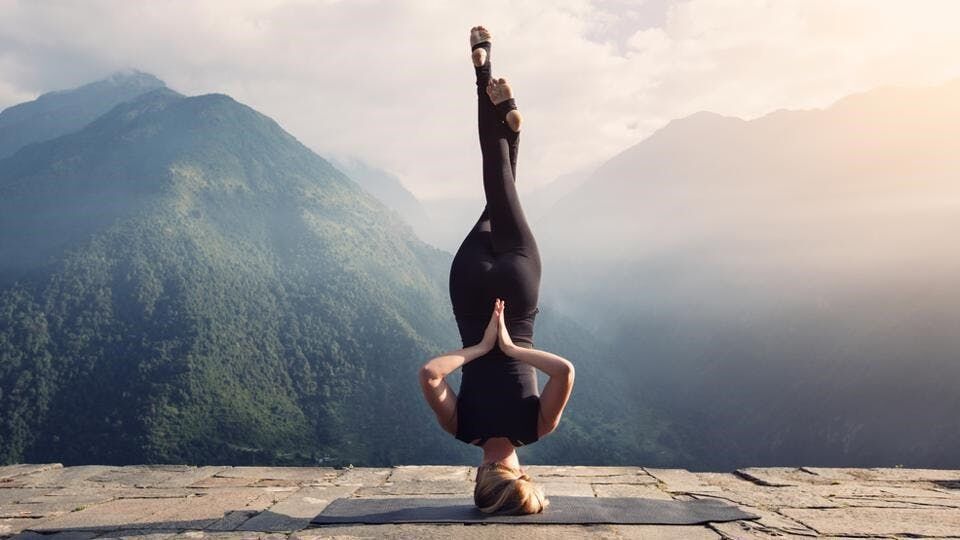 Những lý do bạn nên tập Yoga Headstand ngay hôm nay-2