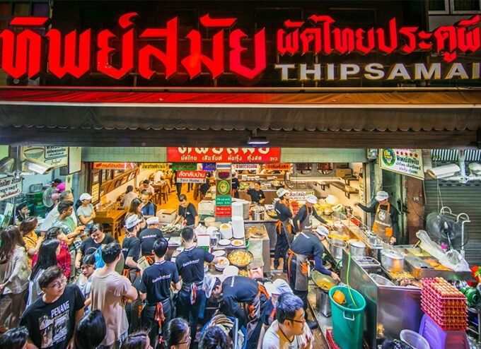 Thipsamai - tiệm Pad Thai xếp hàng dài nhất Bangkok