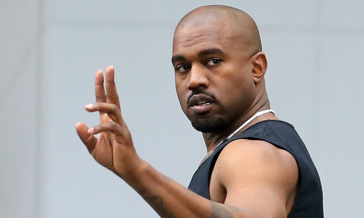 Kanye West mua mạng xã hội