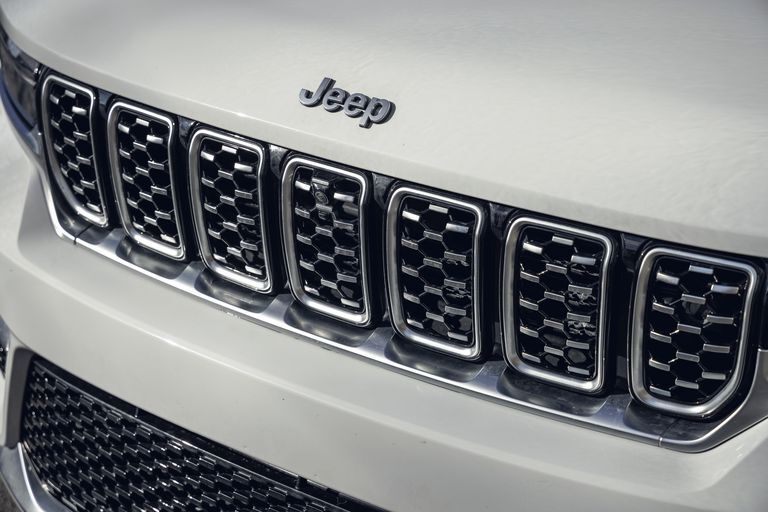 Jeep Grand Cherokee ra mắt 
