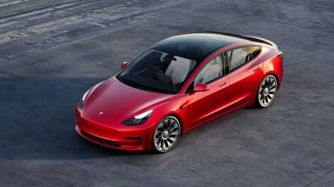 Tesla và Nissan tạo ra những chiếc xe điện đáng tin cậy nhất