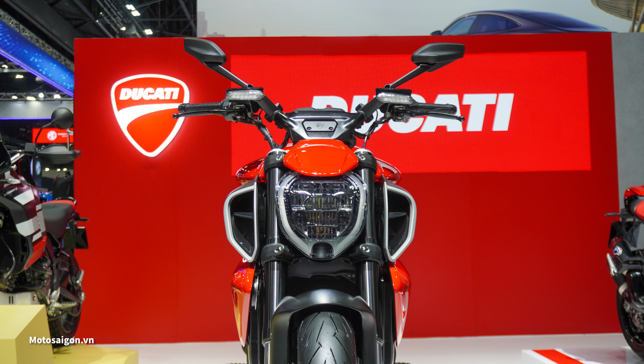 ducati-diavel-v4-desert-x-monster-sp-2023-motosaigon-005.jpg