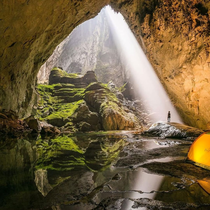 Hang động Sơn Đoòng hang động tự nhiên lớn nhất hành tinh. Ảnh travelonecompany
