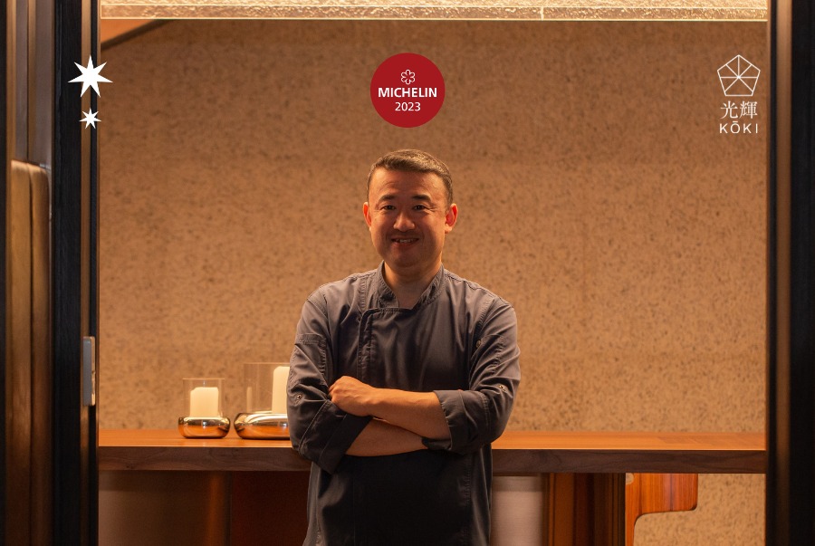 Bếp trưởng Yamaguchi Hiroshi – đầu bếp duy nhất tại Việt Nam đạt 1 sao MICHELIN cho nghệ thuật teppanyaki. Ảnh: KOKI