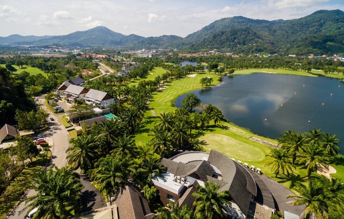 Sân golf tuyệt đẹp này nằm cách trung tâm thành phố Phuket chỉ khoảng 10 km. Ảnh: phuketgolf