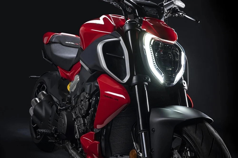 Ducati Diavel V4 2024