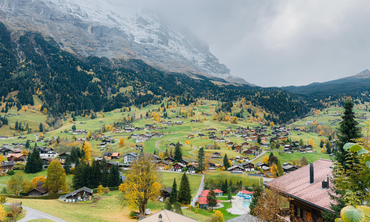 Lần đầu ngắm lá vàng ở miền trung Thụy Sĩ
