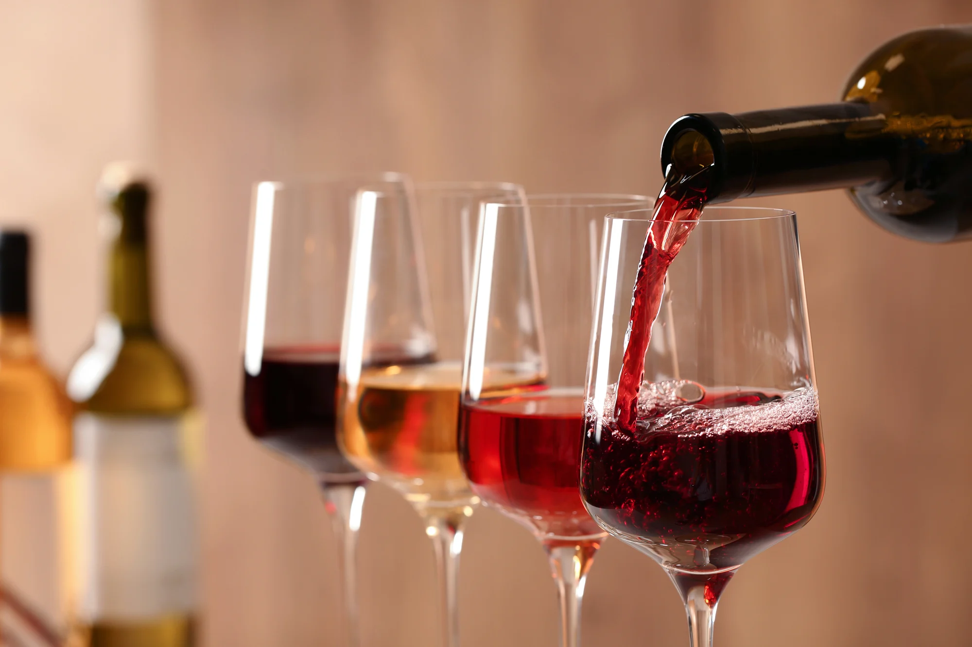 Làm thế nào để bạn nếm rượu vang như một người chuyên nghiệp?
