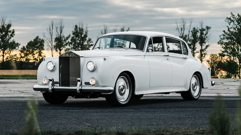 Ringbrothers tiết lộ Rolls-Royce Silver Cloud II cổ điển