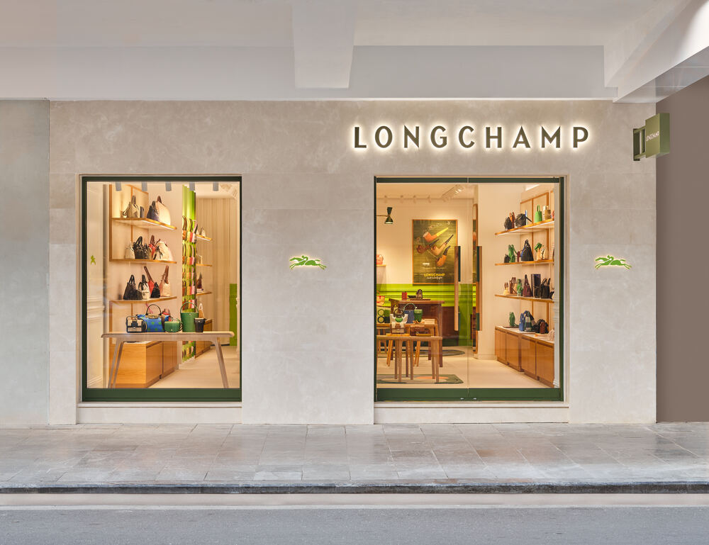cửa hàng Longchamp