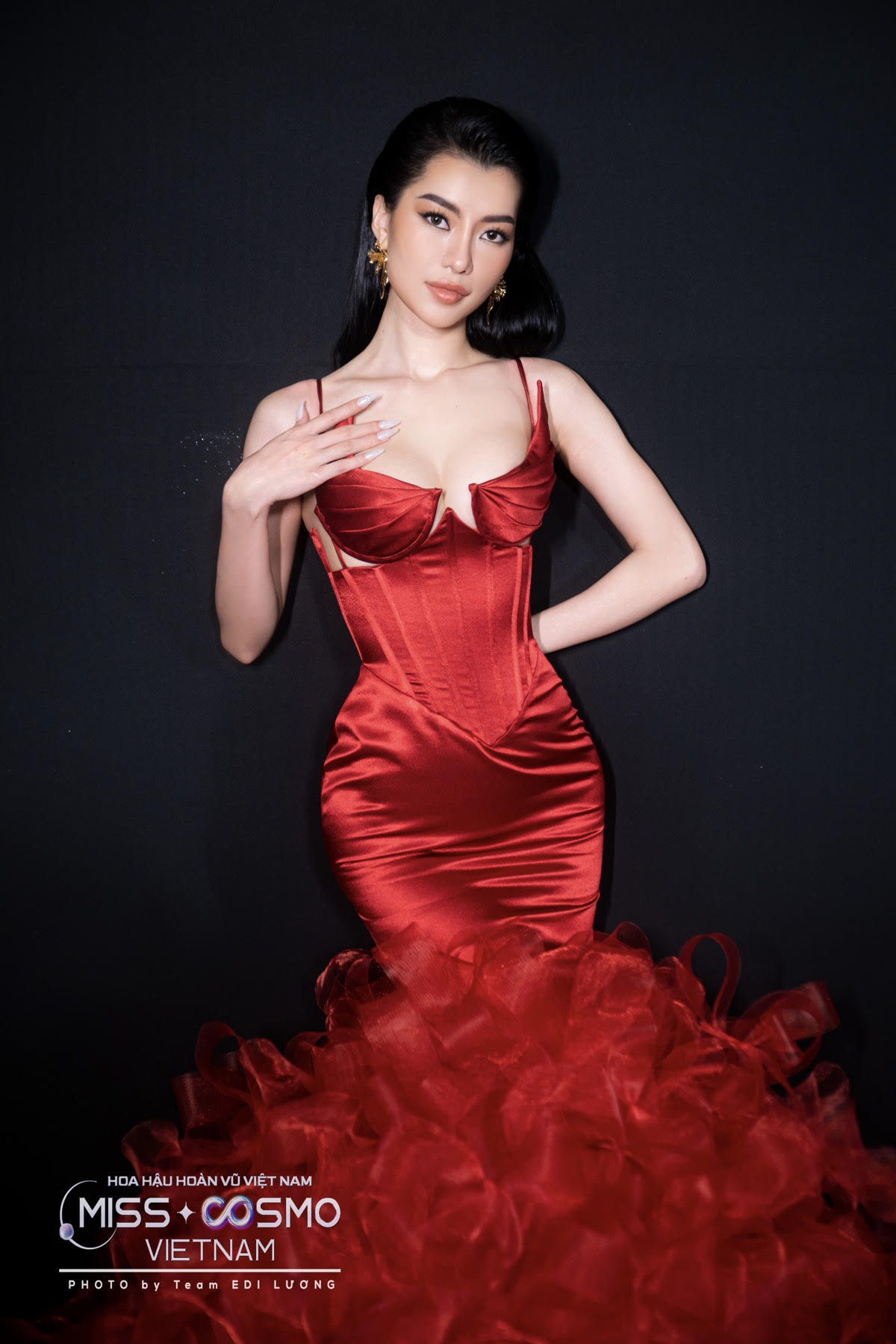 Miss Cosmo Vietnam 2023 Hoàng Nhung 