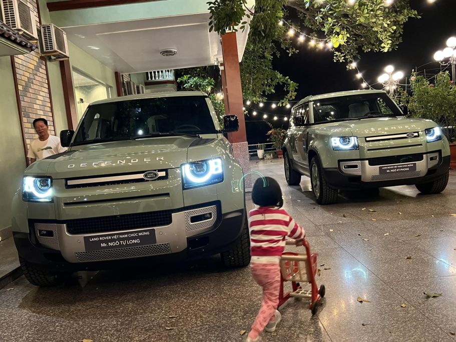 Hai anh em ở Bình Dương "chơi lớn" chi hơn 15 tỷ tậu 2 chiếc Land Rover Defender 75th Limited Edition cực giới hạn tại Việt Nam