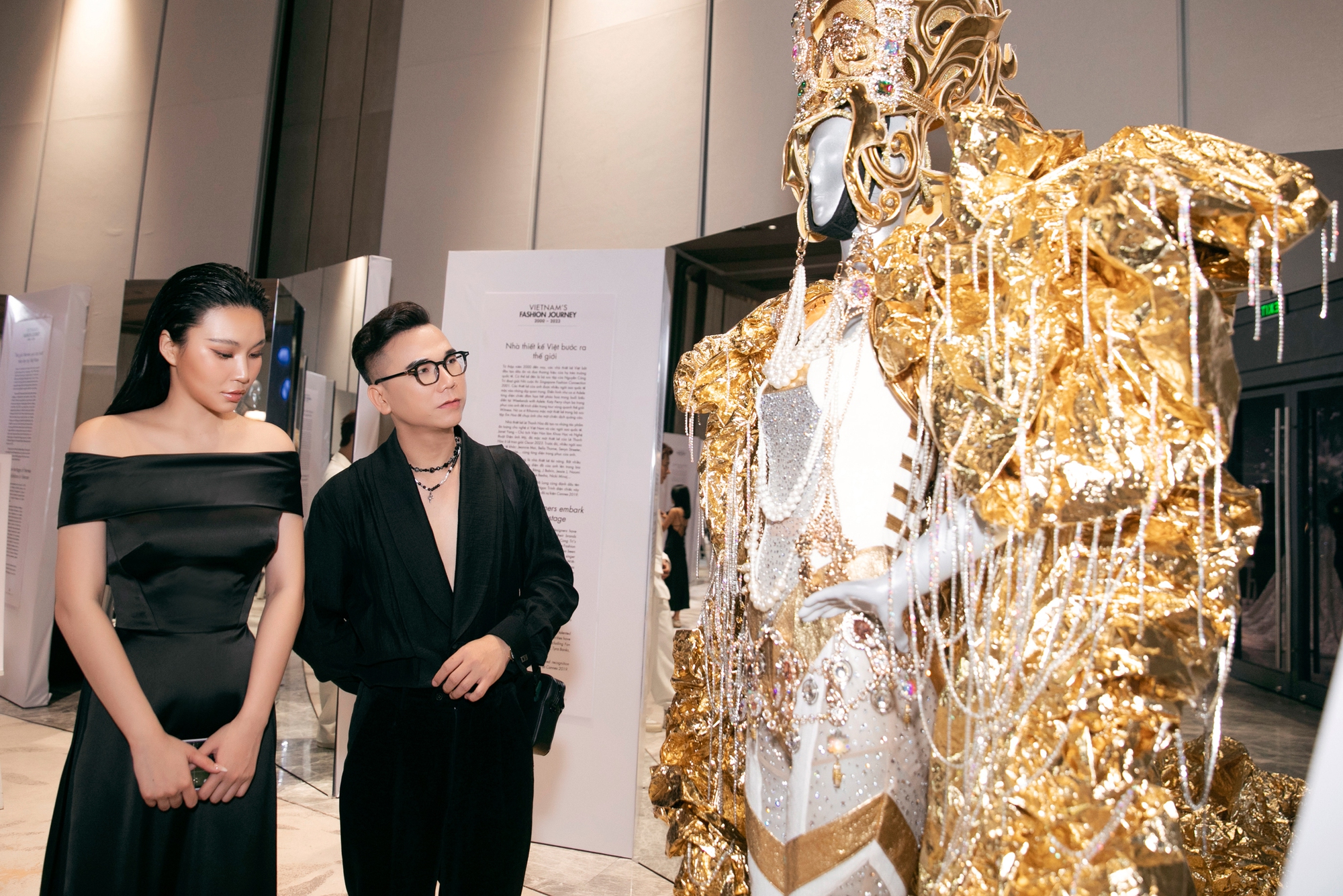 Triển lãm thời trang Vietnam's Fashion Journey mở cửa miễn phí trong 8 ngày