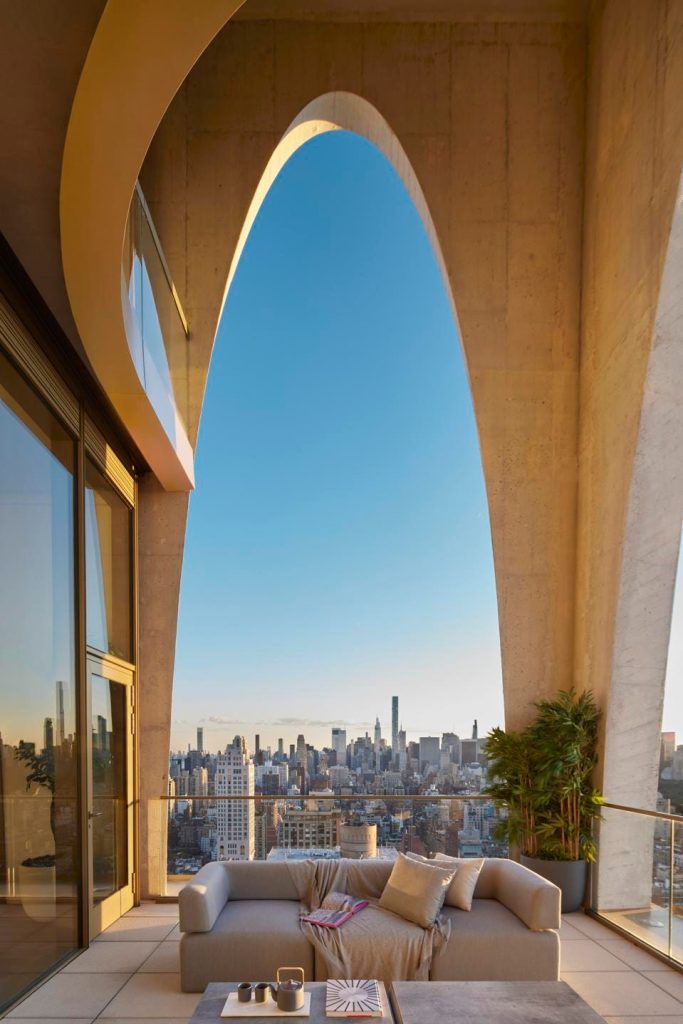 Căn penthouse ở New York trong phim 'Succession' được bán với giá 29 triệu USD