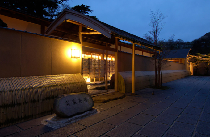Onsen và ryokan - du lịch truyền thống Nhật Bản