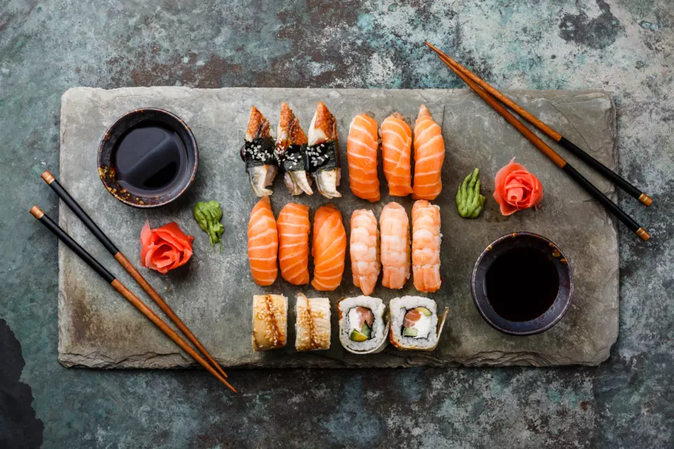Món sushi cuộn khác xa với món sushi gốc