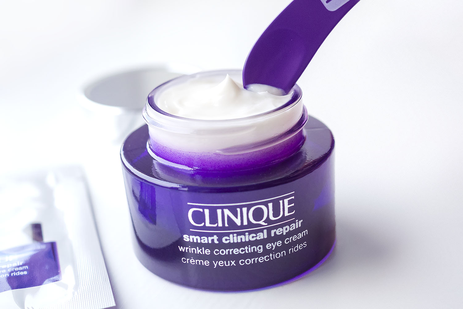 clinique-smart-clinical-repair-wrinkle-correcting-eye-cream-applicator-in-cream-1.jpg