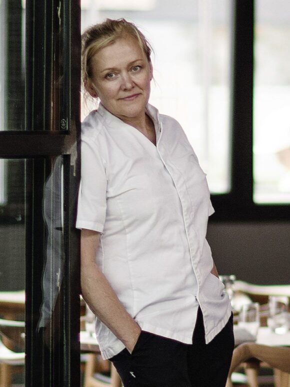 Đầu bếp Heidi Bjerkan từ Nhà hàng Credo, Na Uy, Một sao Michelin và Ngôi sao xanh Michelin