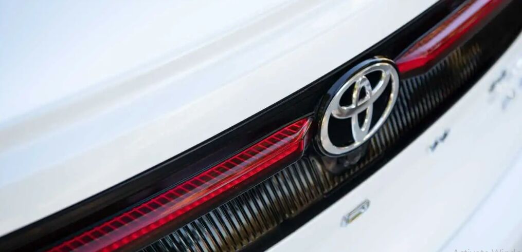 Toyota trở thành hãng xe bán chạy nhất năm 2022