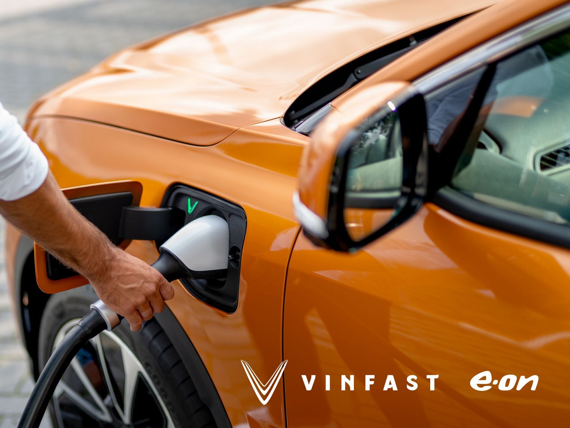 VinFast sẽ phát triển hệ thống sạc, cửa hàng và hậu mãi tại châu Âu