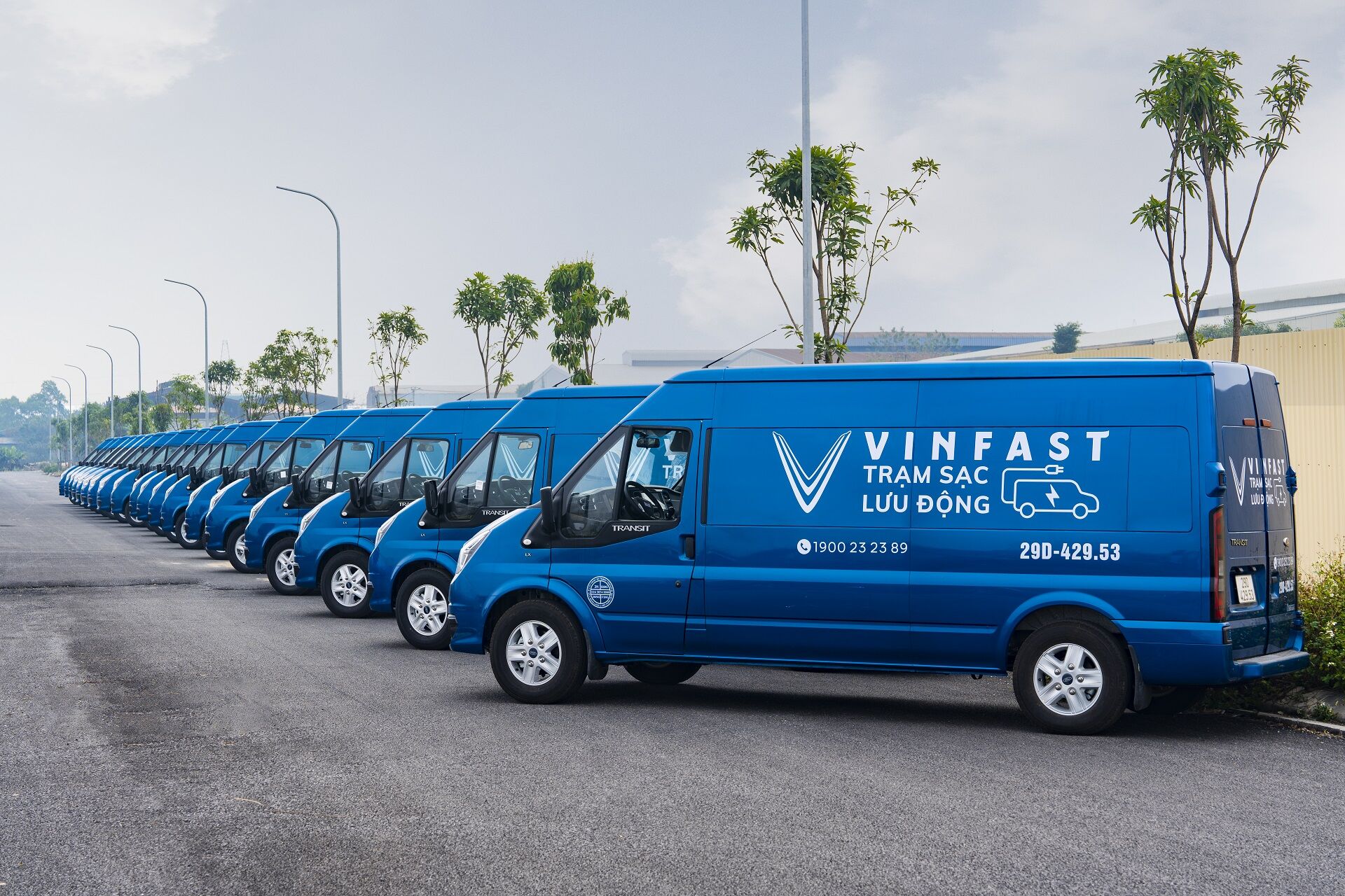 Xe sạc pin và sửa chữa lưu động của VinFast