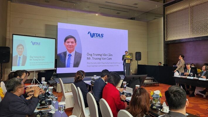 ông Trương Văn Cẩm phát biểu về các thách thức với các doanh nghiệp Dệt May trong thực thi việc tra soát chuỗi cung ứng