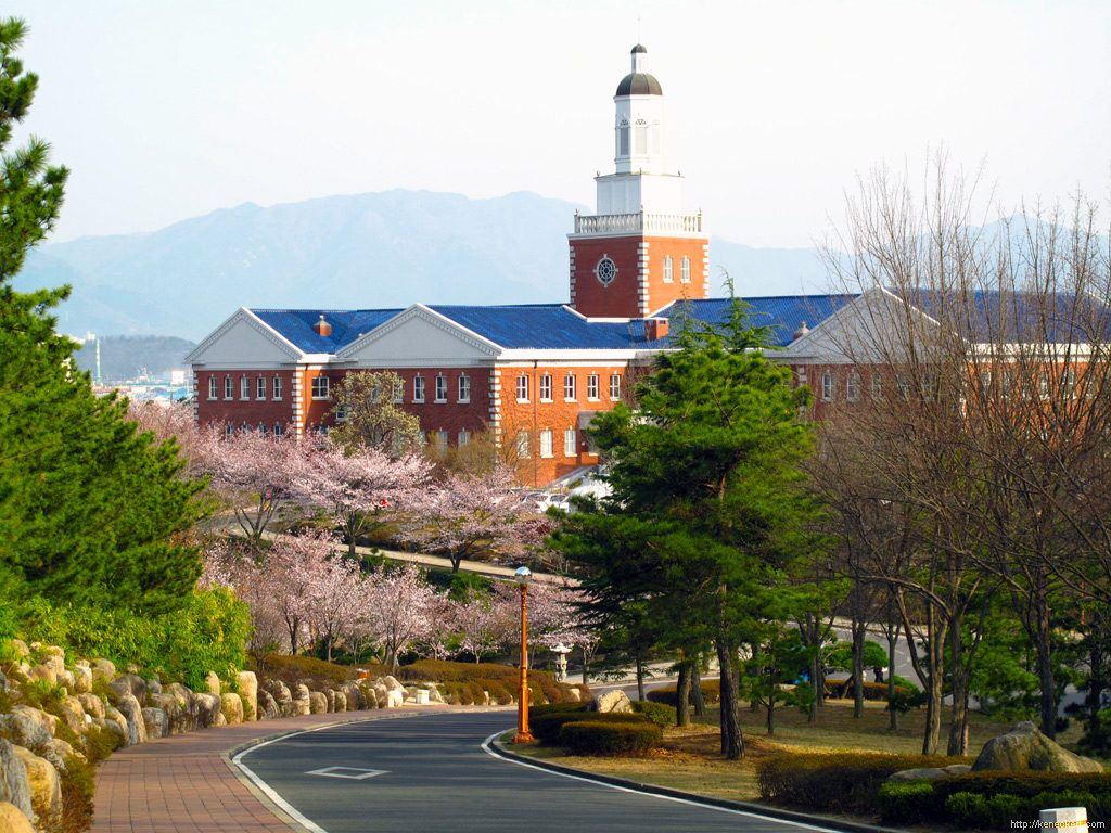 Ghé tham quan trường đại học Keimyung.