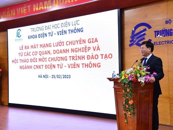 Nguyễn Lê Cường, Phó hiệu trưởng Trường Đại học Điện lực phát biểu tại buổi lễ