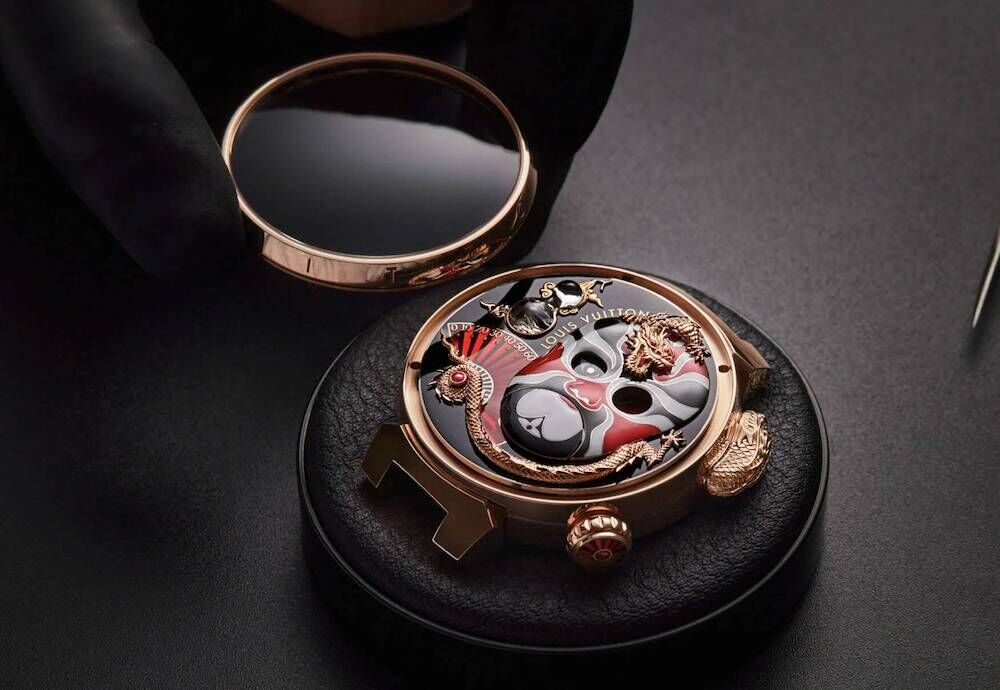 đồng hồ kinh kịch Louis Vuitton